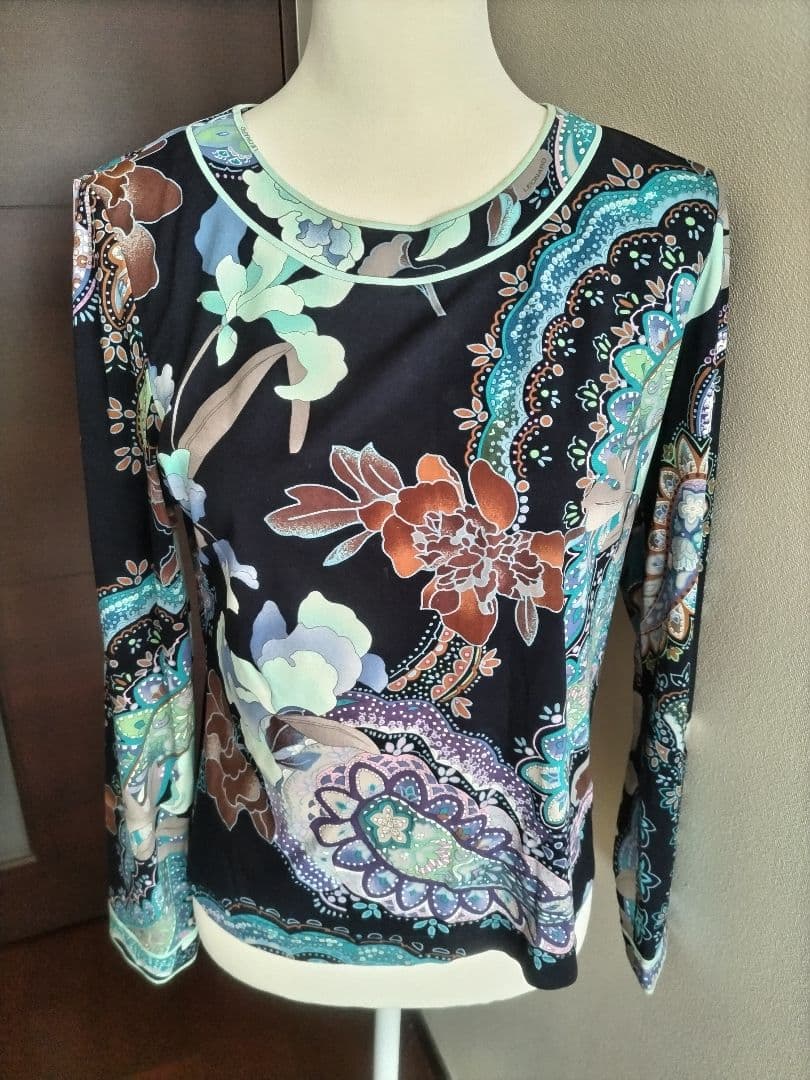 【週末セールお値下げ】 レオナール トップス