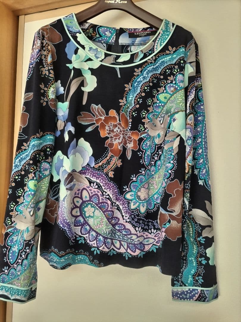 【週末セールお値下げ】 レオナール トップス