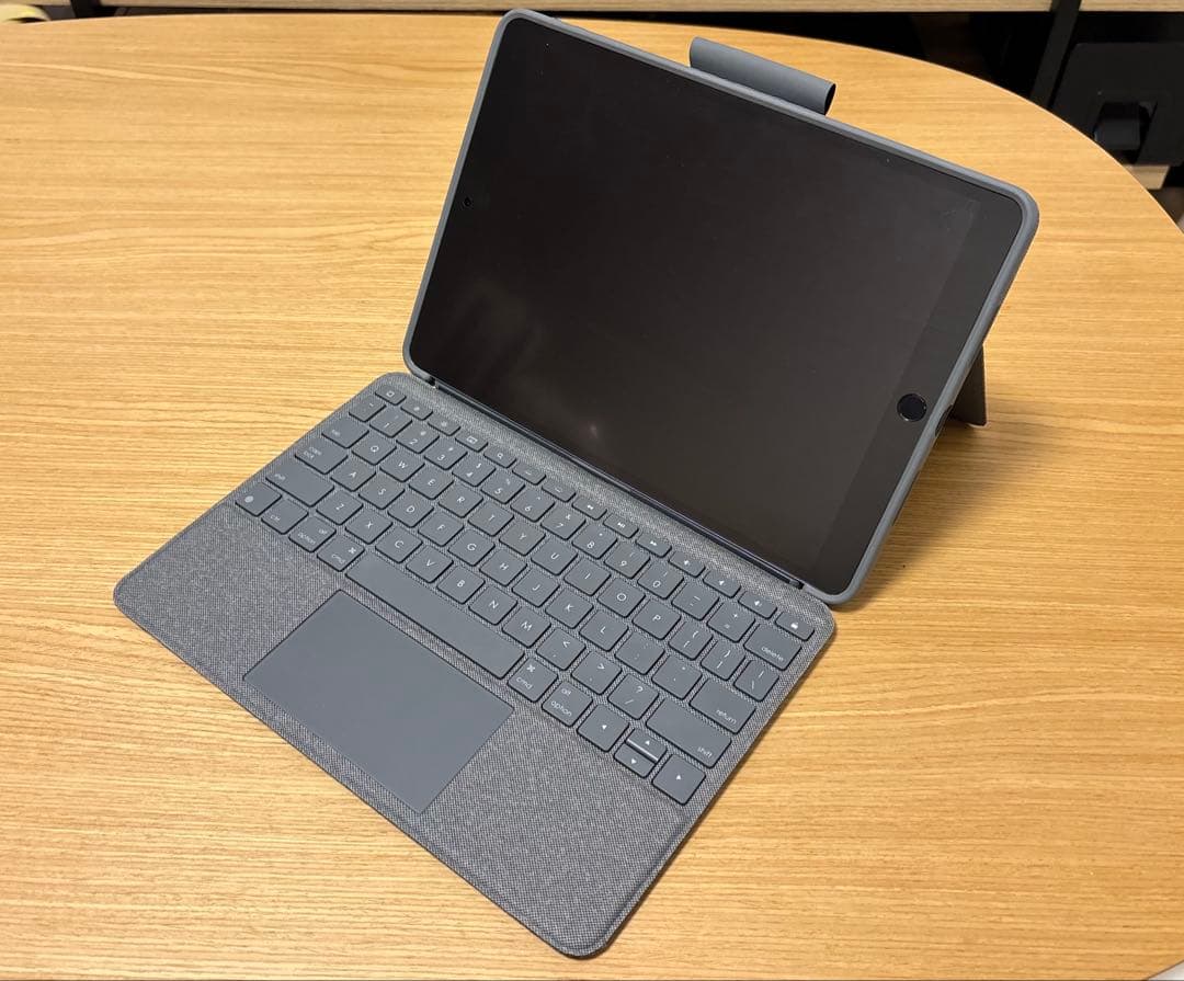 iPad Air 第3世代スペースグレー＆Combo Touchキーボードセット