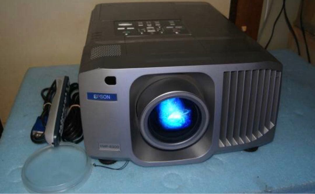 Epson EMP-8300 5200ルーメン　ランプ使用474時間