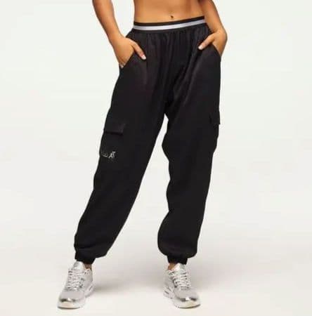 s*5様 ZUMBA ブラック カーゴパンツ XS　さら軽