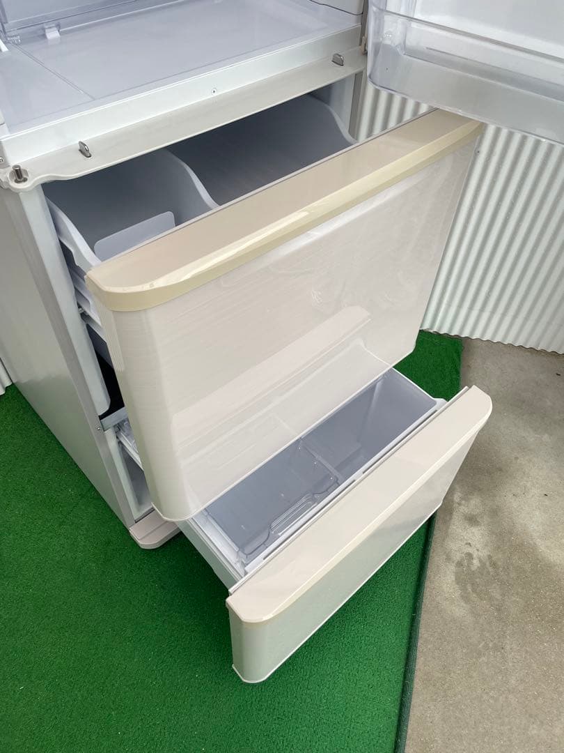 826 シャープ 左右どっちもドア 3ドア冷蔵庫 プラズマクラスター 自動製氷付