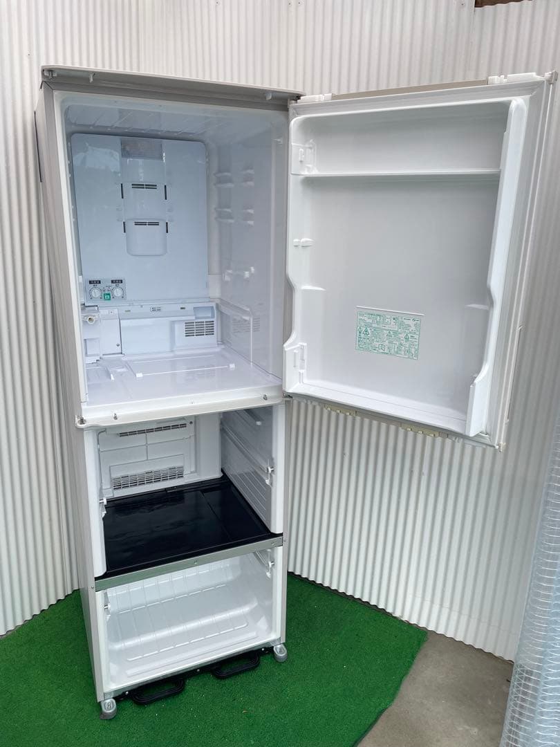 826 シャープ 左右どっちもドア 3ドア冷蔵庫 プラズマクラスター 自動製氷付