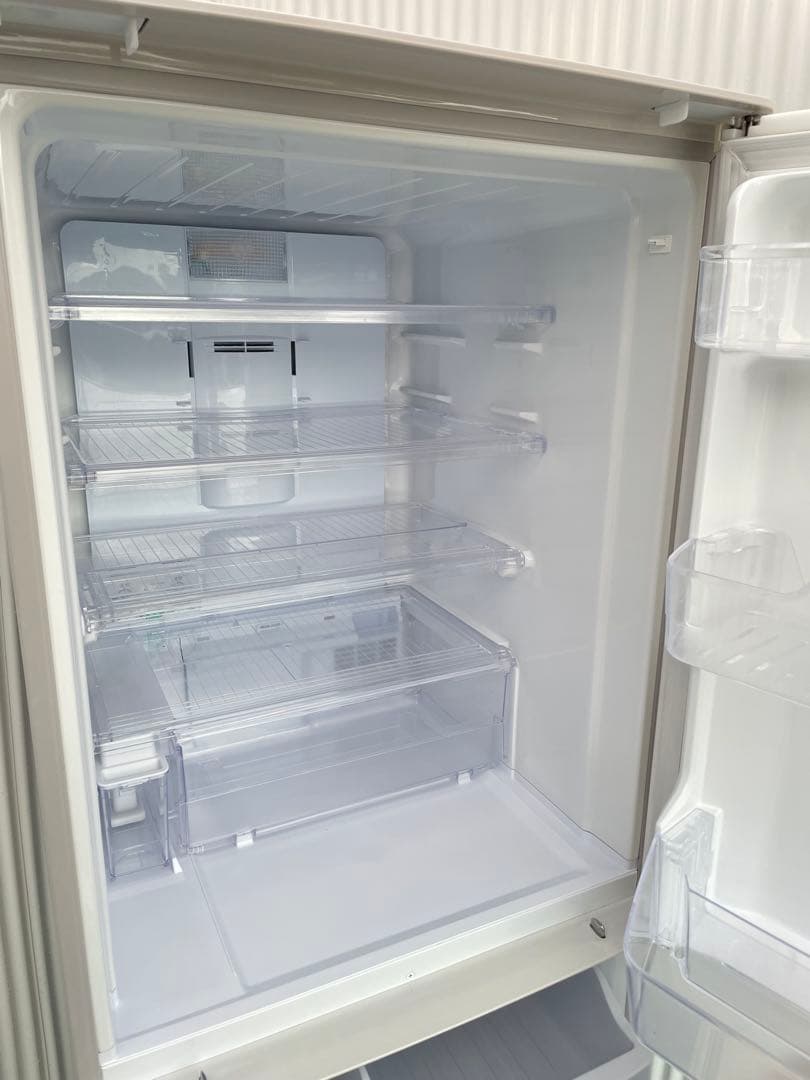 826 シャープ 左右どっちもドア 3ドア冷蔵庫 プラズマクラスター 自動製氷付