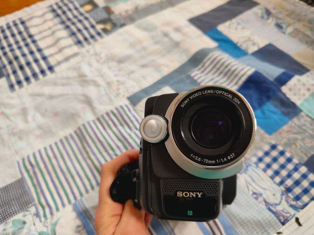 SONY　CCD-TRV96K　Hi8 ハンディカム 箱つき