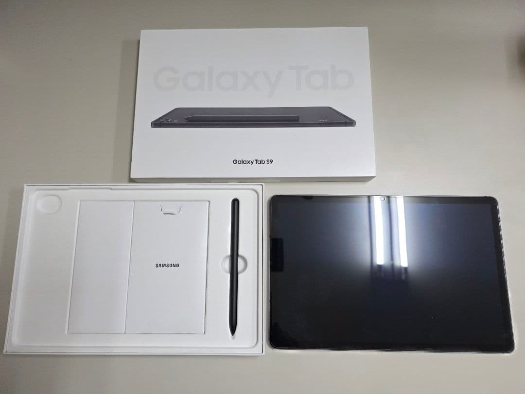 Samsung Galaxy Tab S9 本体とSペン付き