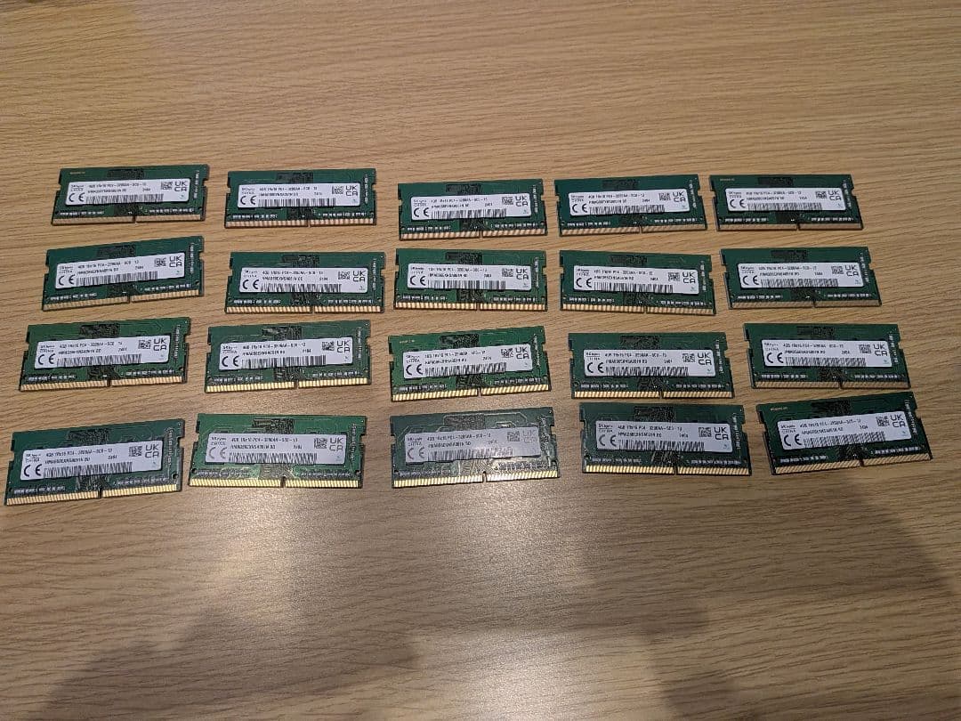 SK hynix 4GB DDR4 37枚組 しんちゃん