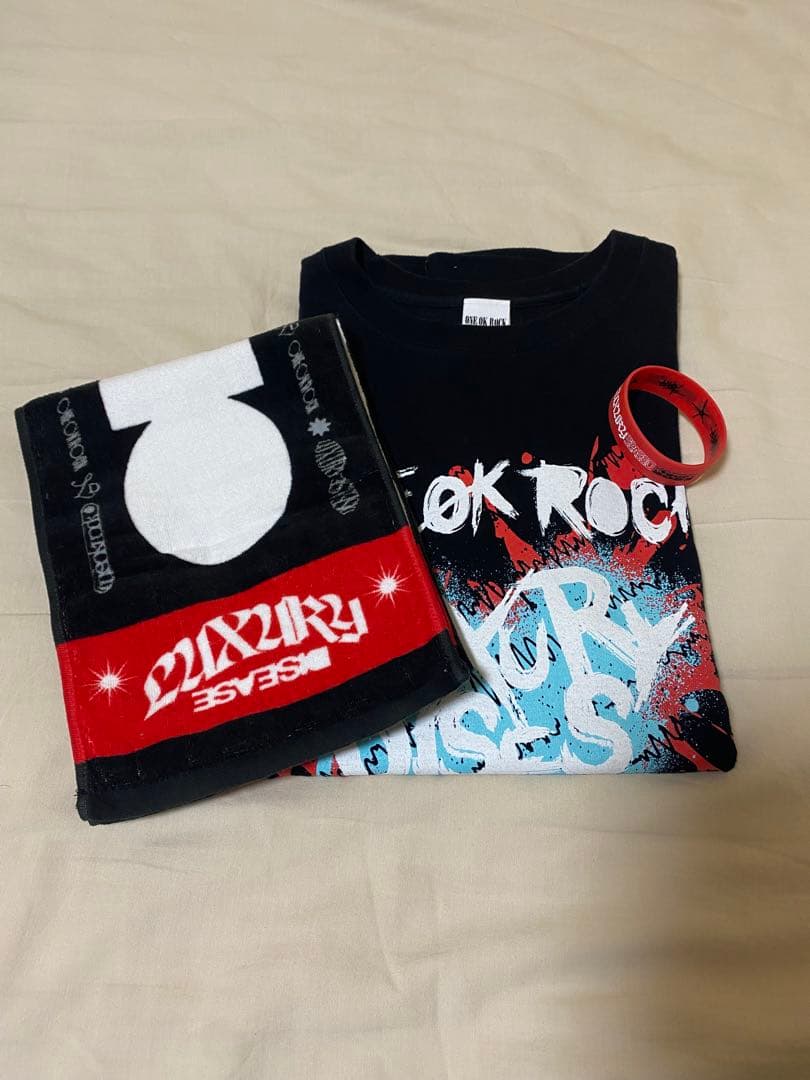 ONE OK ROCKの2023 LUXURY DISEASE 公式グッズ
