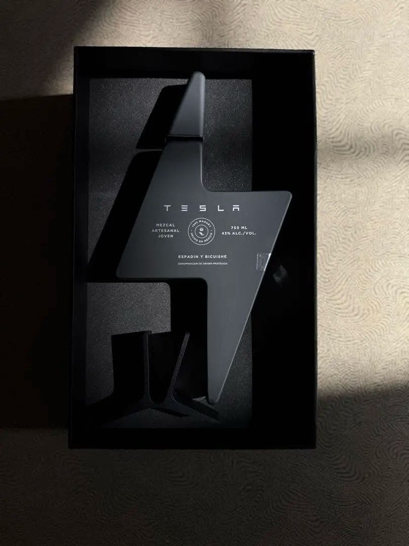 TESLA テスラ　メスカル 750ml 43% ALK/VOL