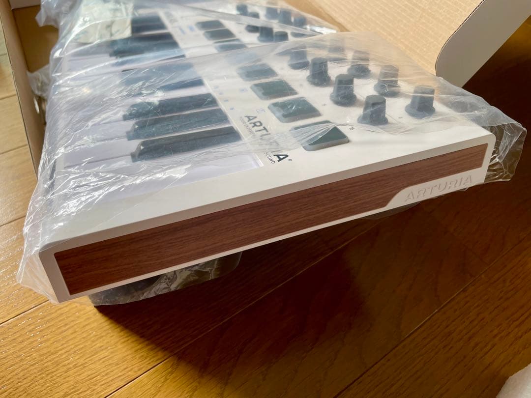 値下 新同品 ARTURIA MINILAB 3 MIDIコントローラー