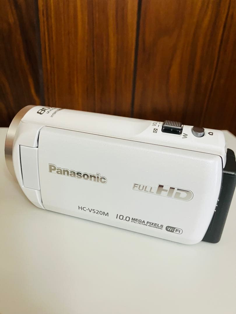 美品　パナソニック デジタルビデオカメラ ホワイト HC-V520M