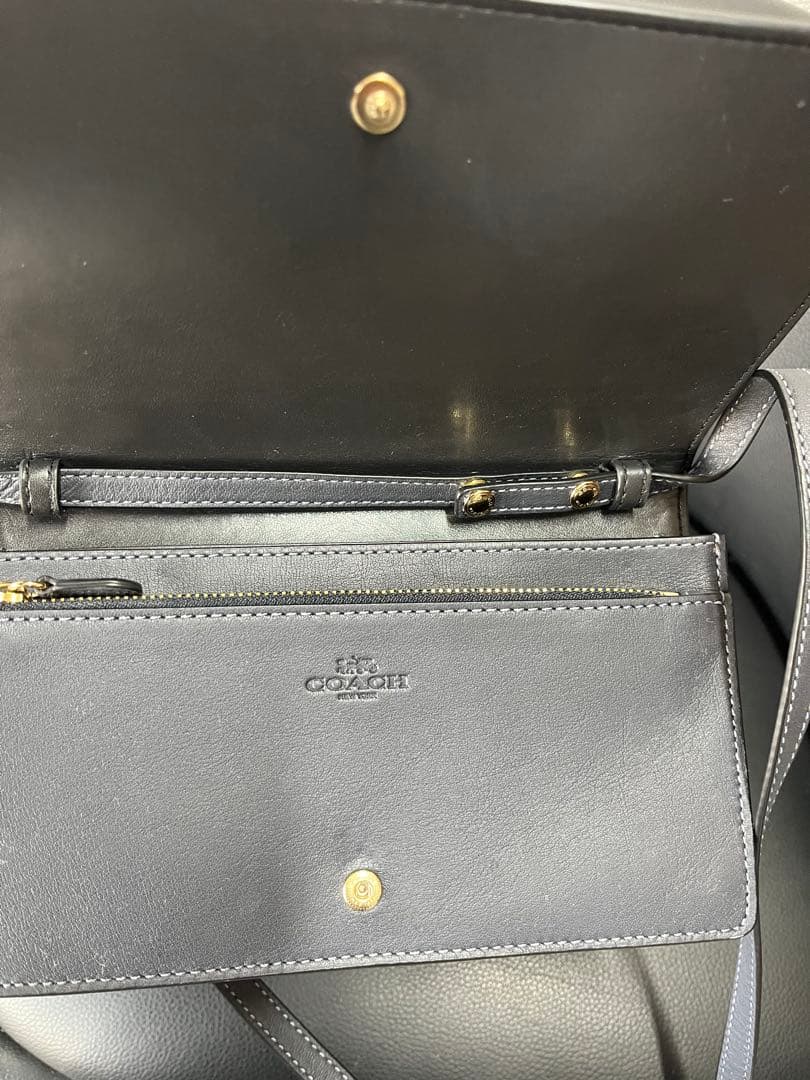 COACH グレー 型押しショルダーバッグ