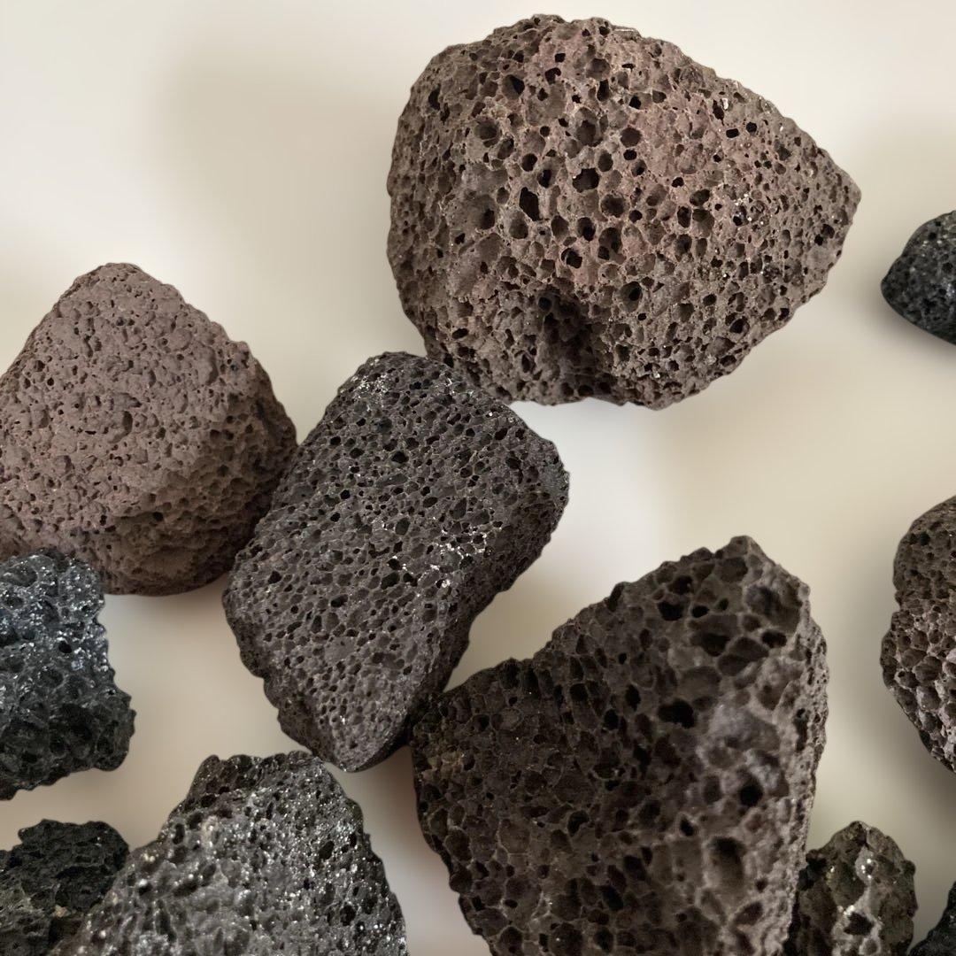 MAD et LEN マドエレン リリネロリ 溶岩石