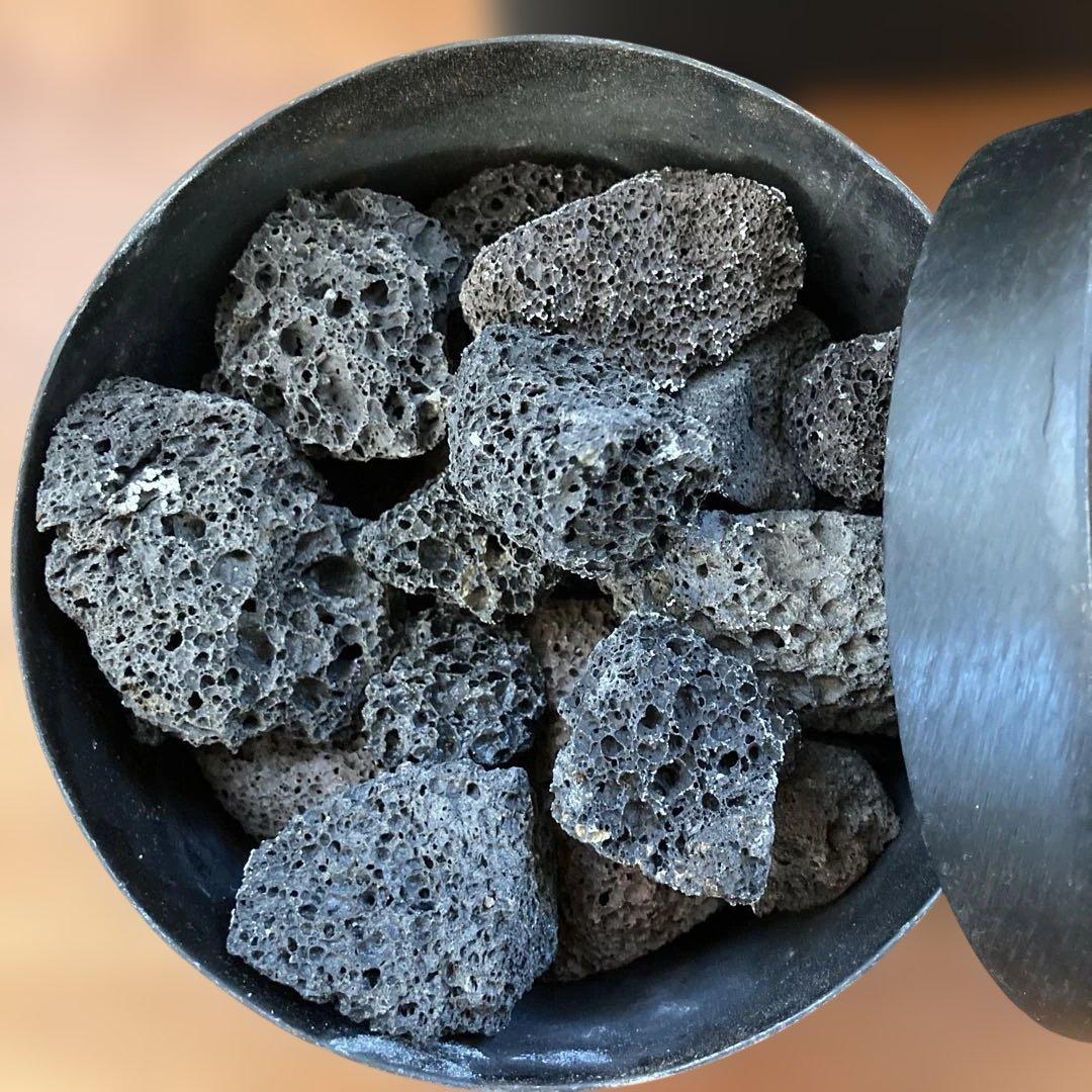 MAD et LEN マドエレン リリネロリ 溶岩石