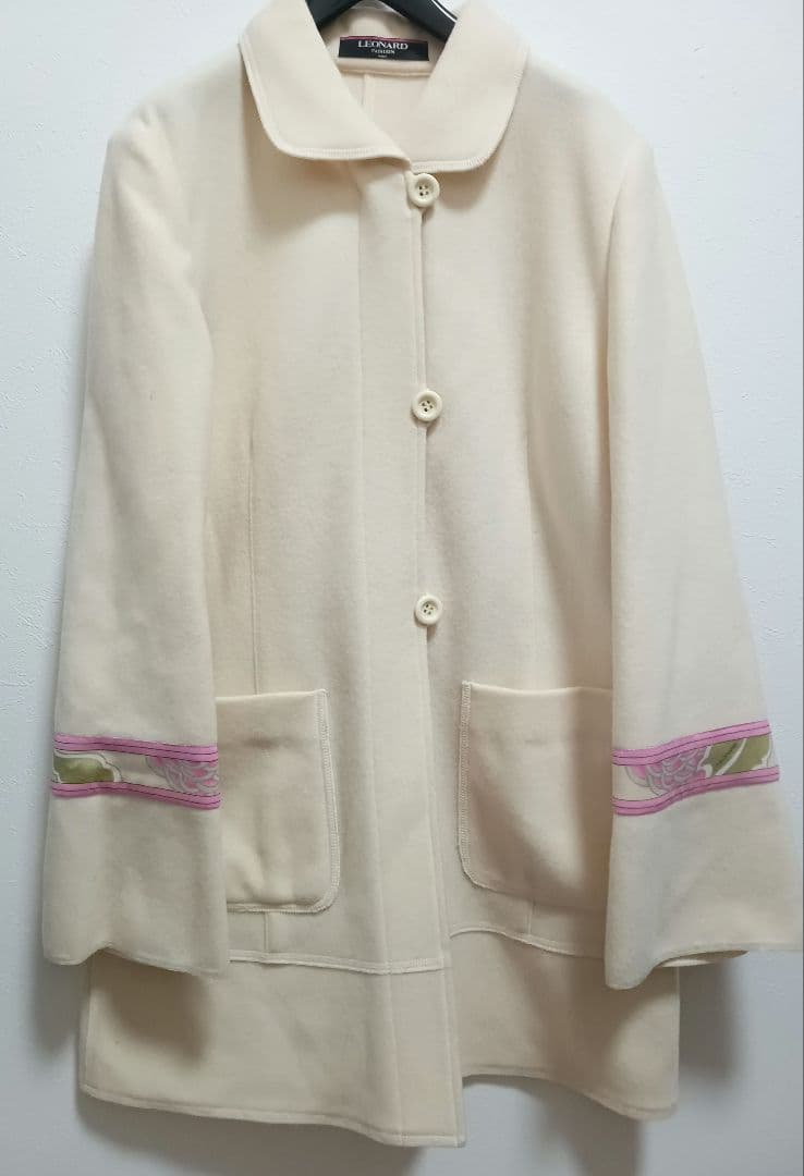 週末値引　美品　レオナール　極軽量　柔らか一重コート　11号　40