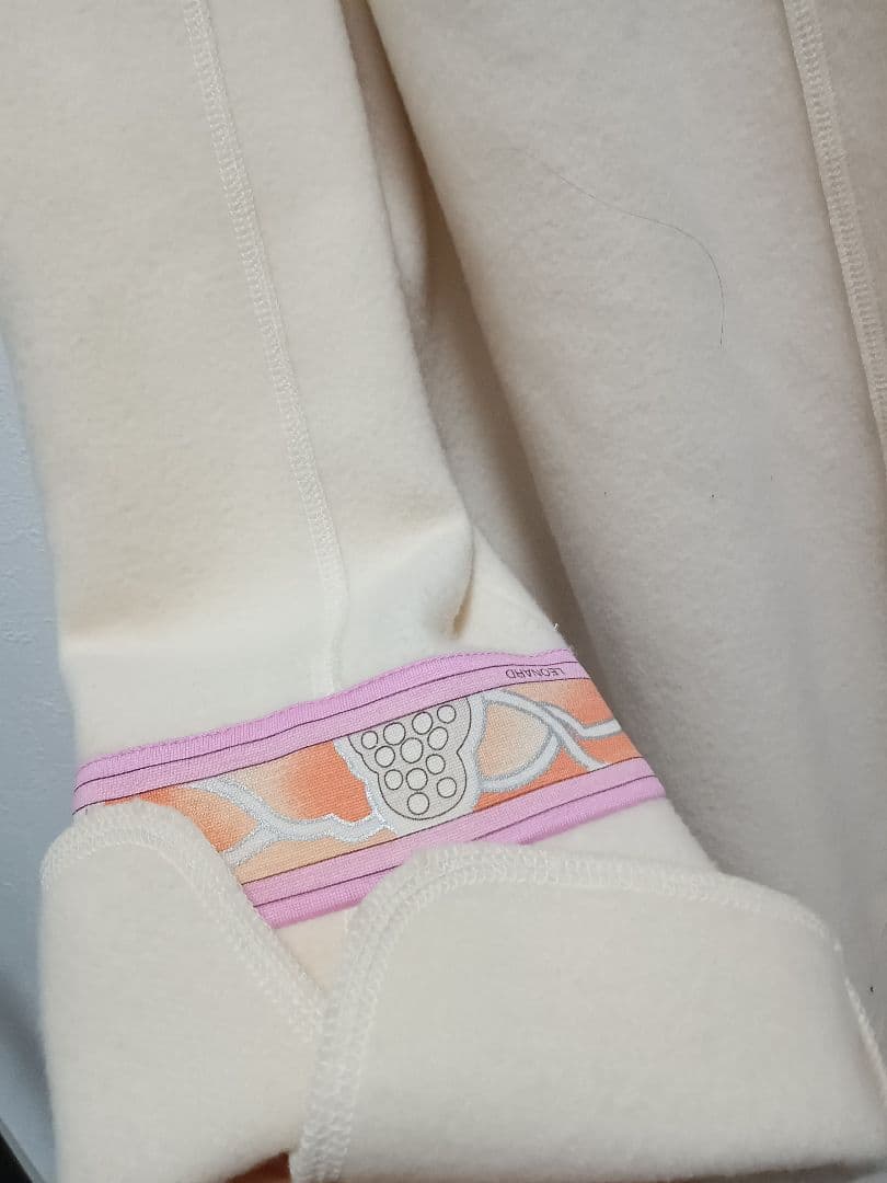 週末値引　美品　レオナール　極軽量　柔らか一重コート　11号　40