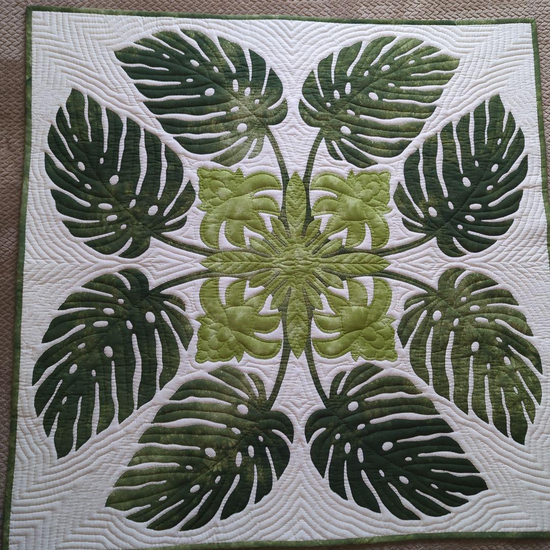 ハワイアンキルトタペストリー。