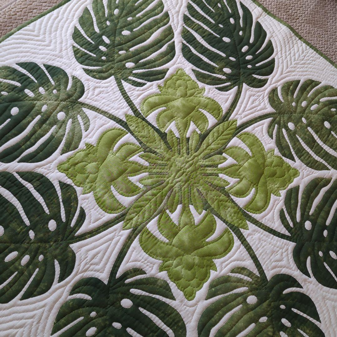 ハワイアンキルトタペストリー。