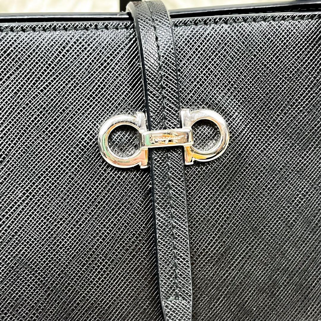 Rana様 フェラガモ ブリアナ サフィアーノレザー トートバッグ ガンチーニ