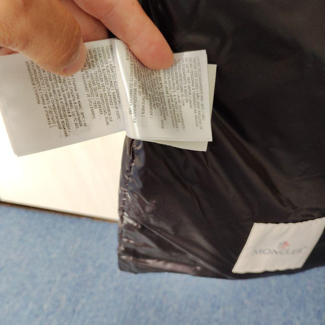 Moncler ブラック ダウンベスト サイズ2