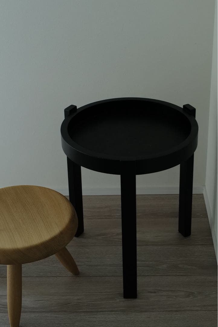 希少 cassina 3本足サイドテーブル