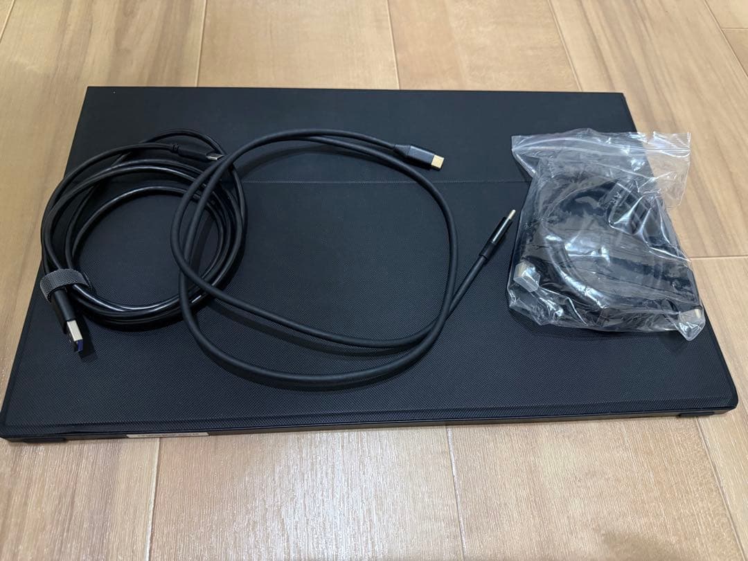 ARZOPA 17.3インチ モバイルモニター 本体 反射少