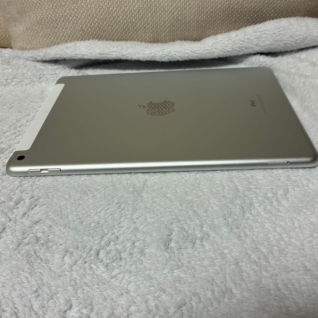iPad 第6世代 32GB Wi-Fi+Cellular