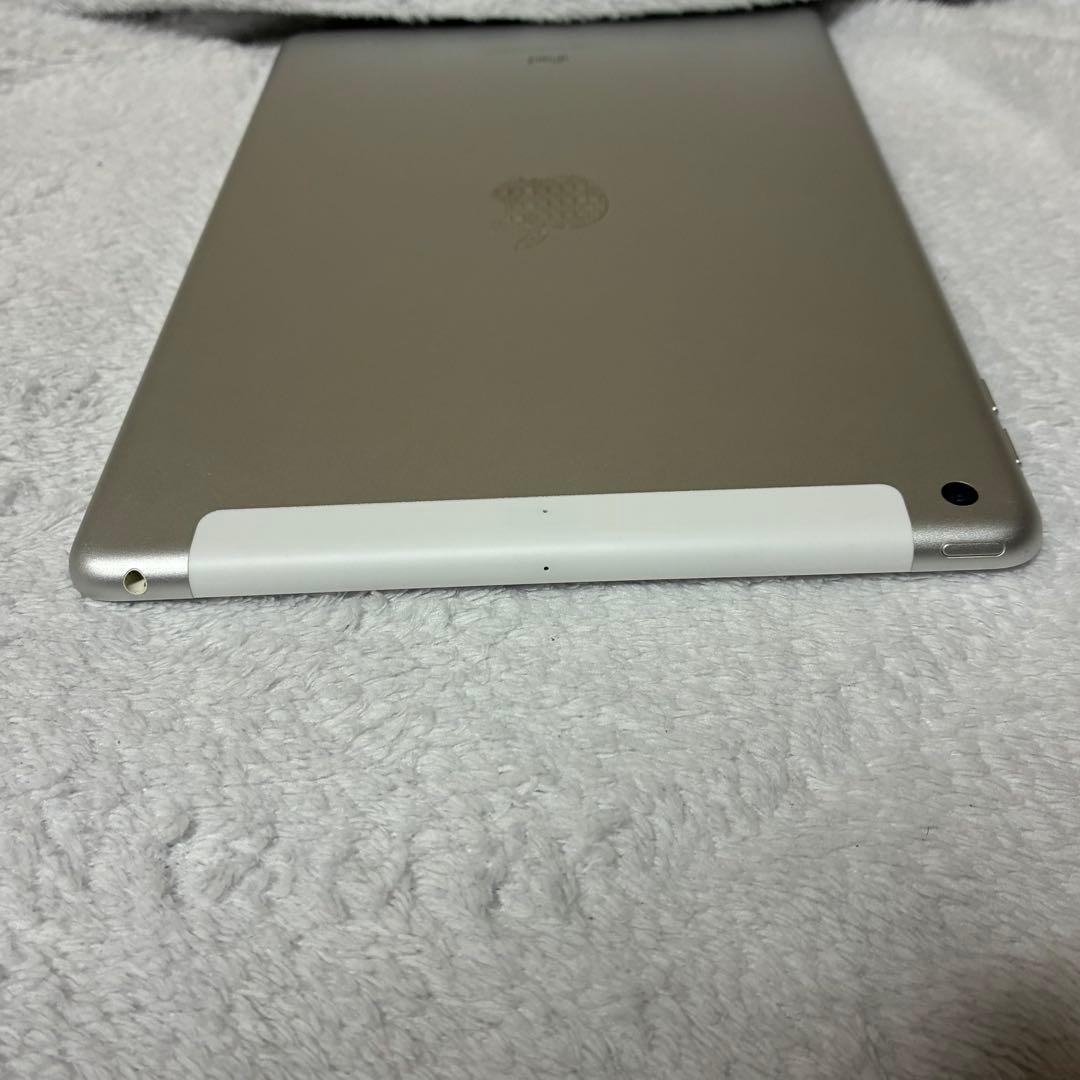 iPad 第6世代 32GB Wi-Fi+Cellular