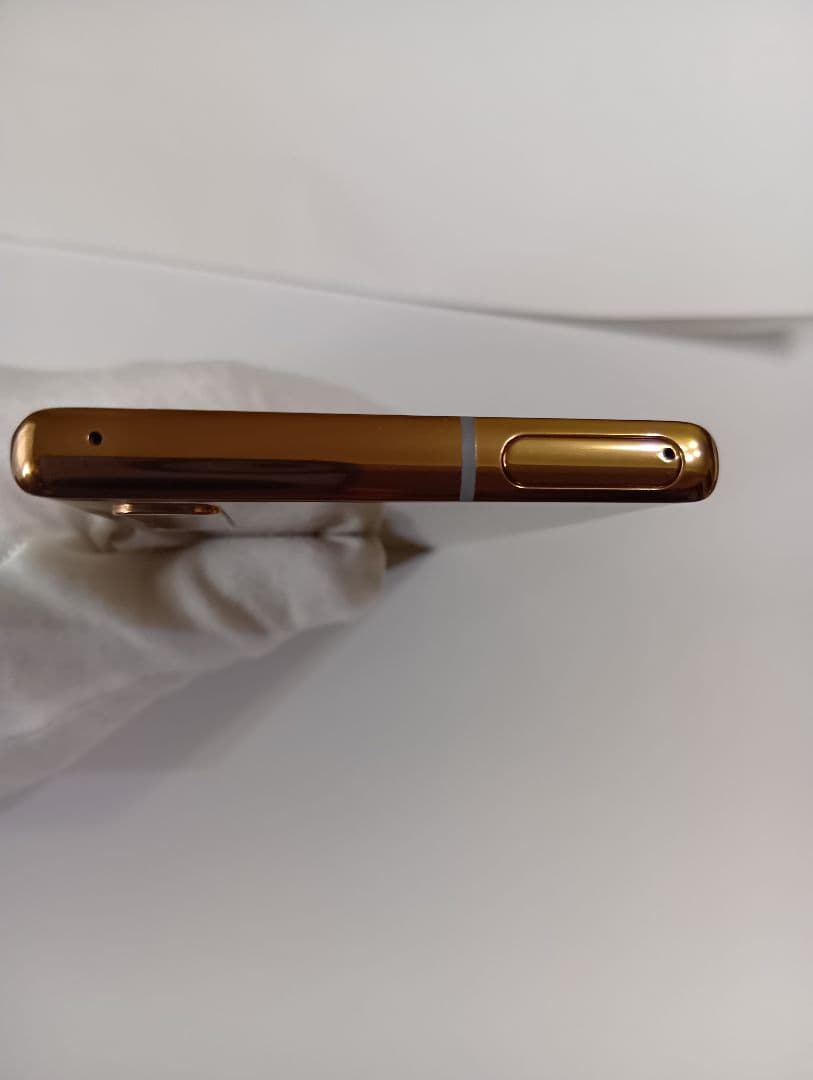 docomo 5G スマートフォン ゴールド