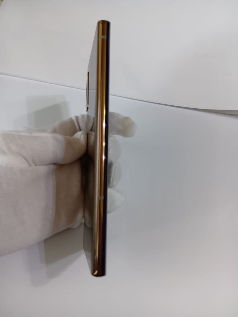 docomo 5G スマートフォン ゴールド