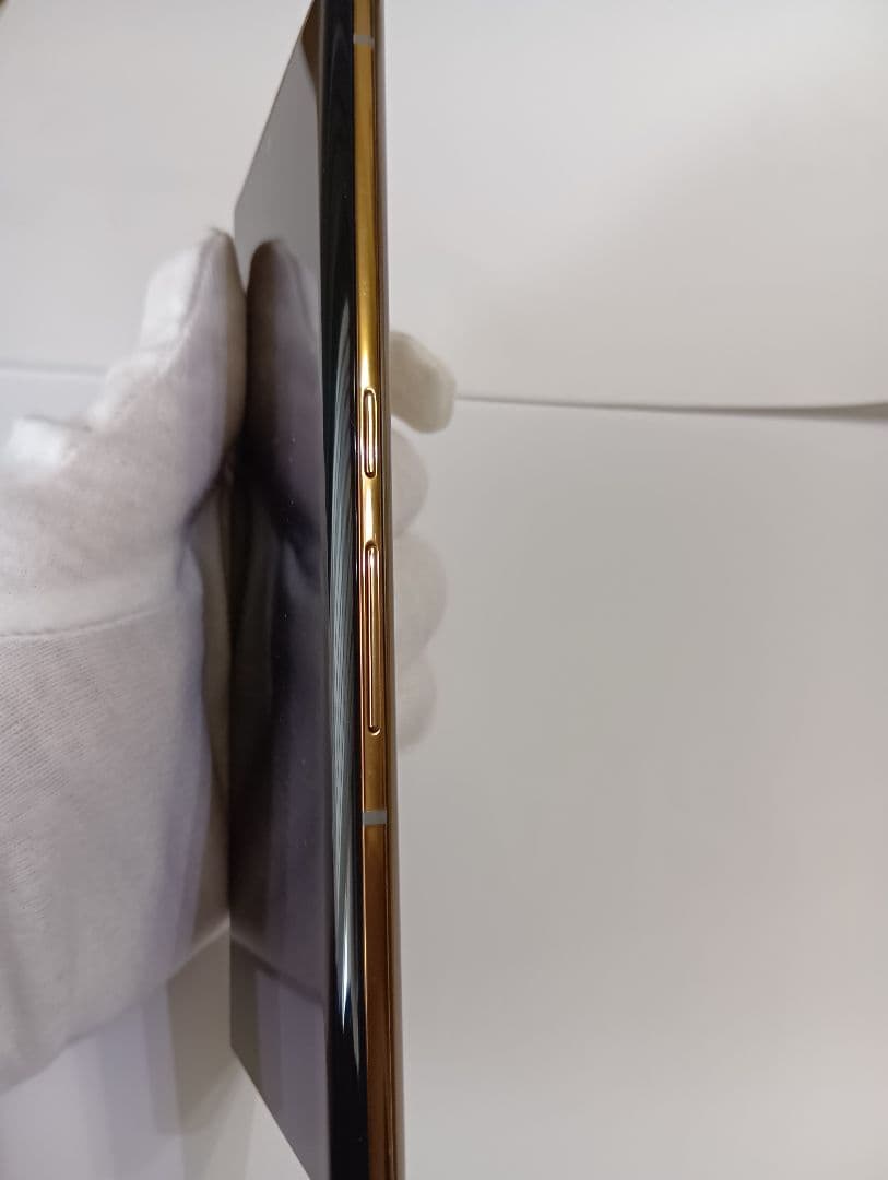 docomo 5G スマートフォン ゴールド