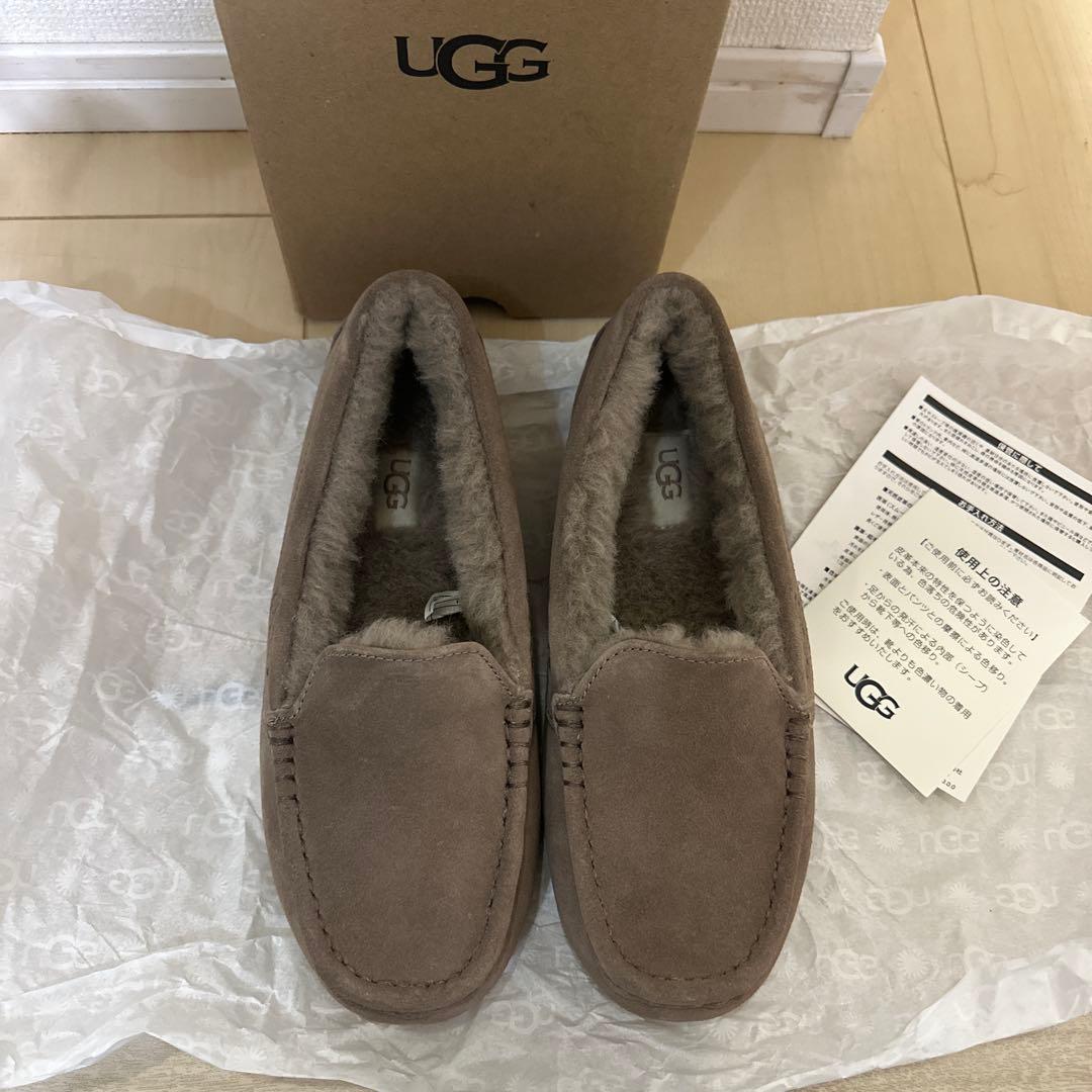 新品未使用　UGG モカシン