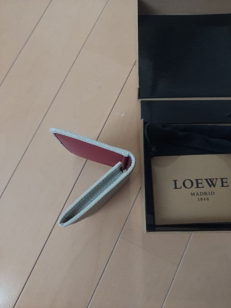 LOEWE 名刺入れ　ライトベージュ