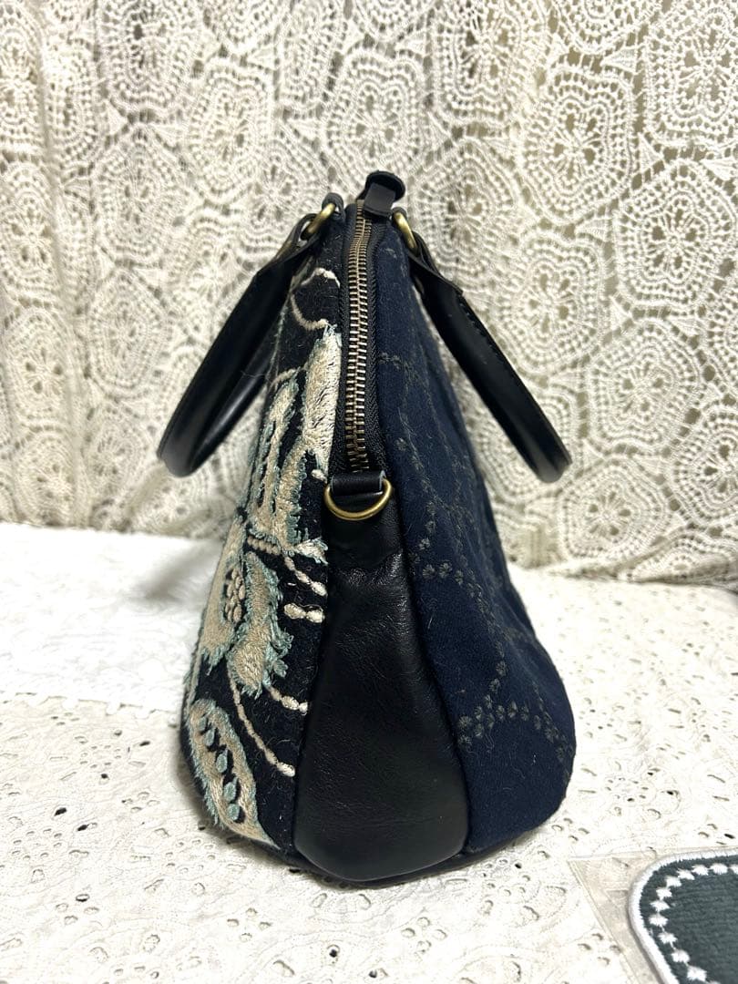 51205A ミナペルホネンハンドメイドブガッティLサイズ