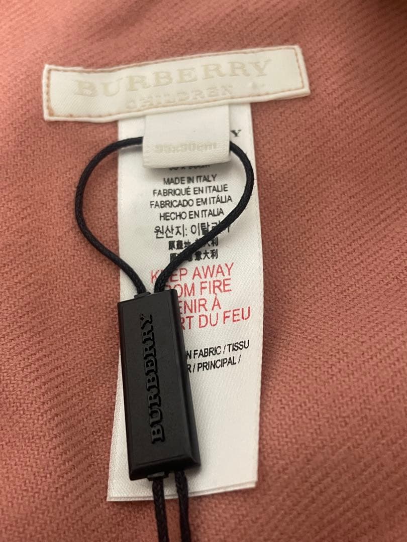 未使用　バーバリーチルドレン　ポンチョ　ケープ　ピンク