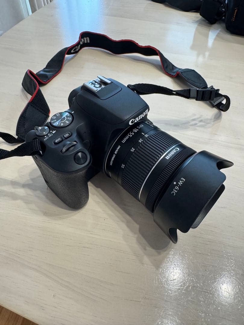 Canon EOS Kiss X9 ブラック ダブルズームキット バッグ付き