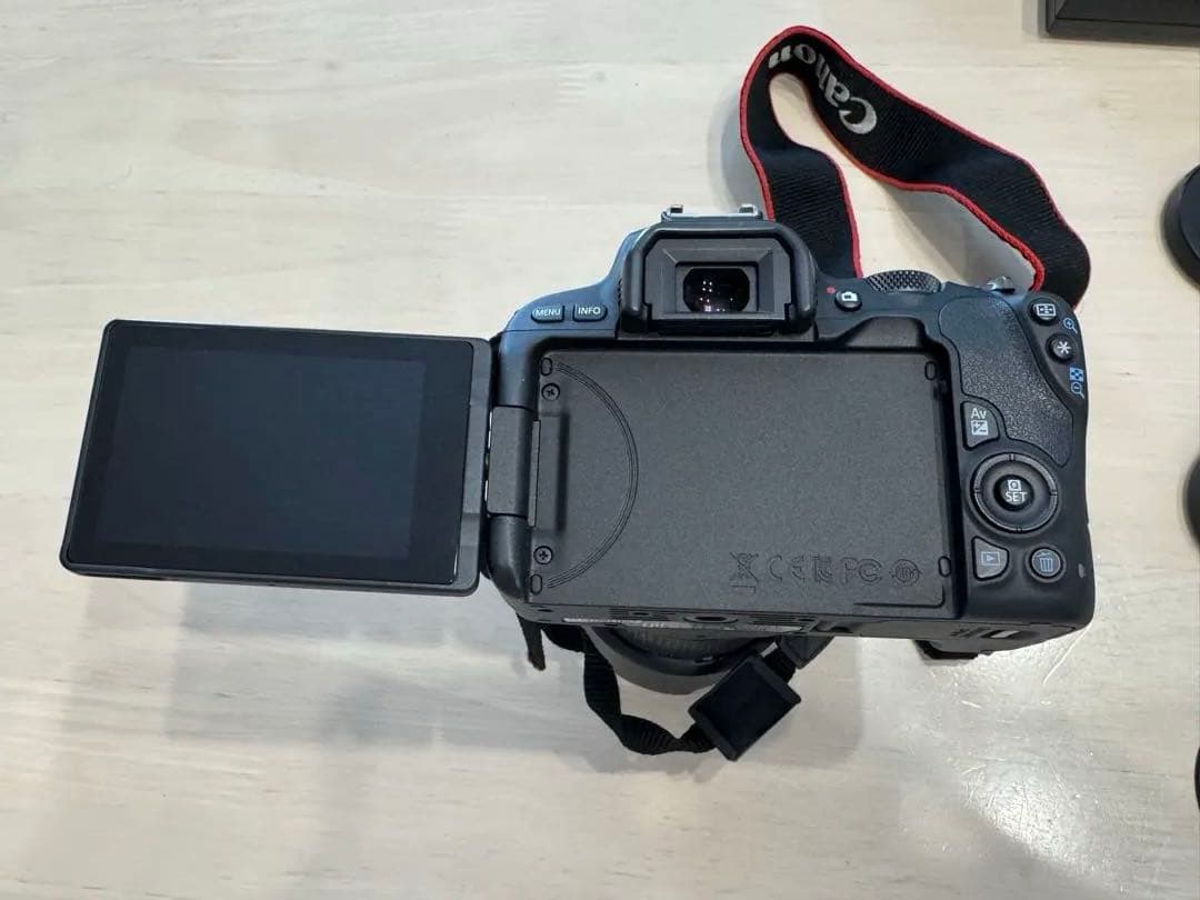 Canon EOS Kiss X9 ブラック ダブルズームキット バッグ付き