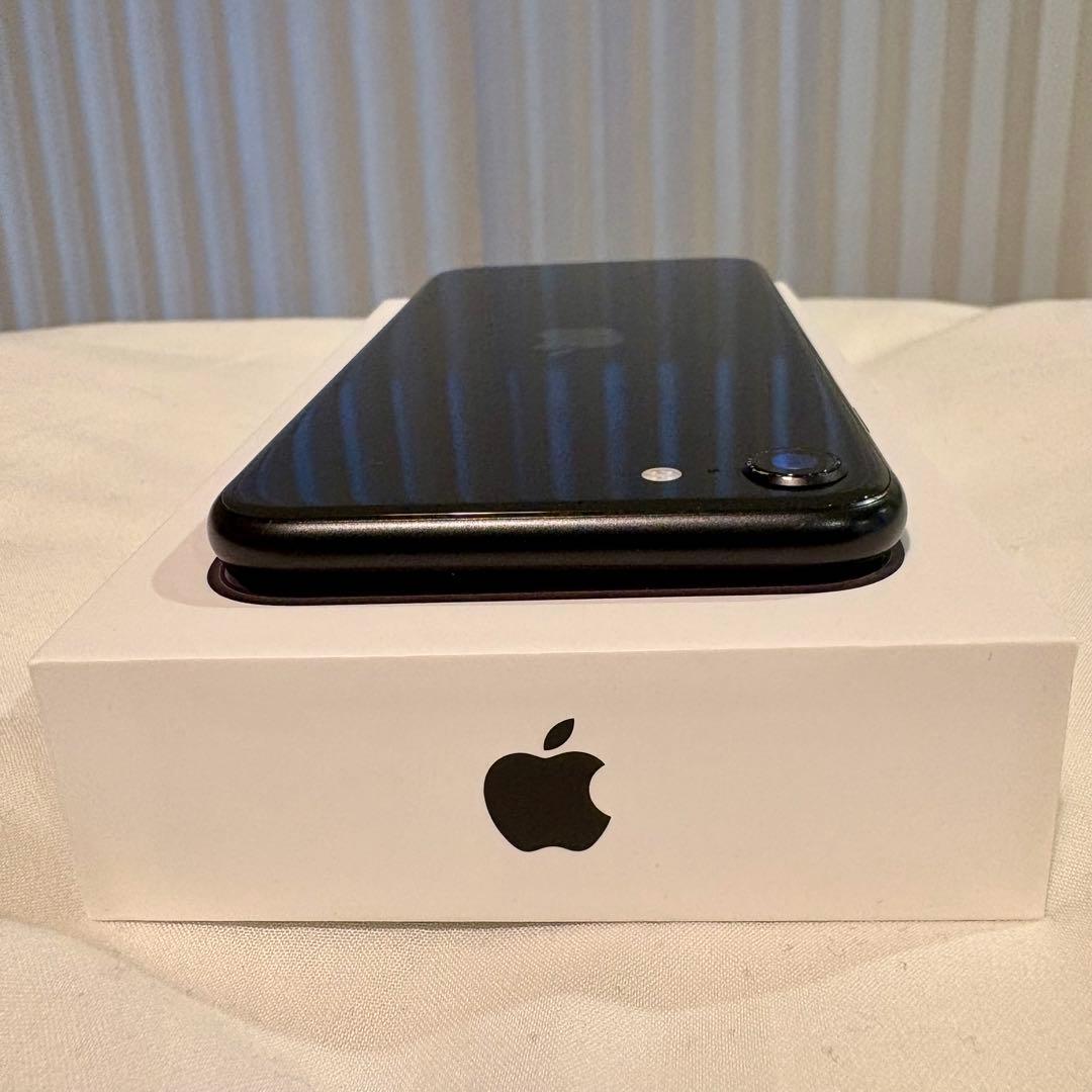 Apple iPhone SE (第2世代) 64GB ブラック