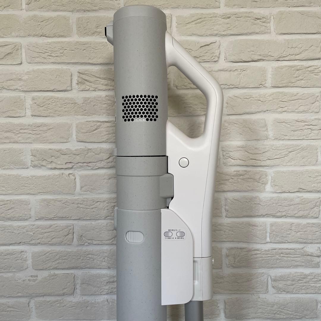 【2025年製】Panasonic 充電式掃除機　ホワイトMC-NX700K