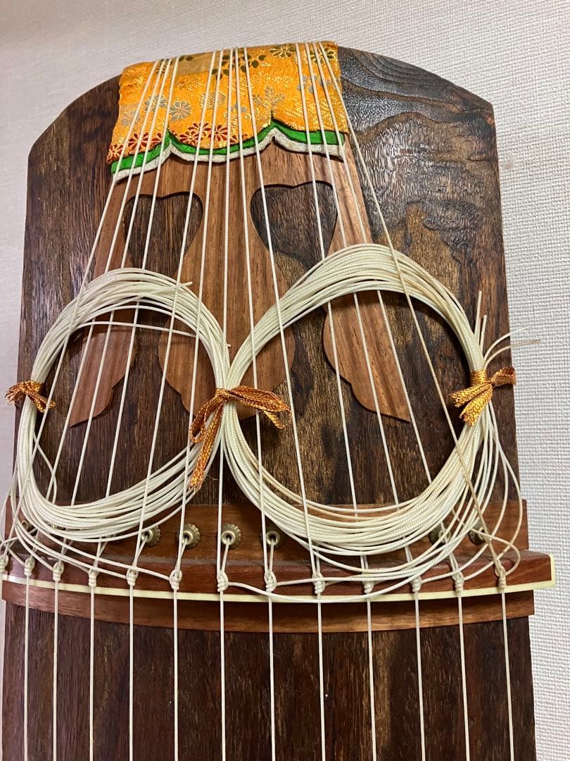 13弦お琴です。箏曲部でのお家練習用に如何