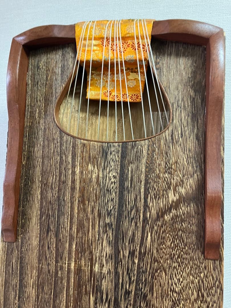 13弦お琴です。箏曲部でのお家練習用に如何