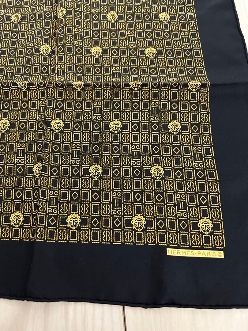 エルメス　HERMES メンズ　ポケットチーフ　希少柄