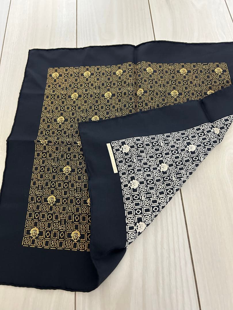 エルメス　HERMES メンズ　ポケットチーフ　希少柄