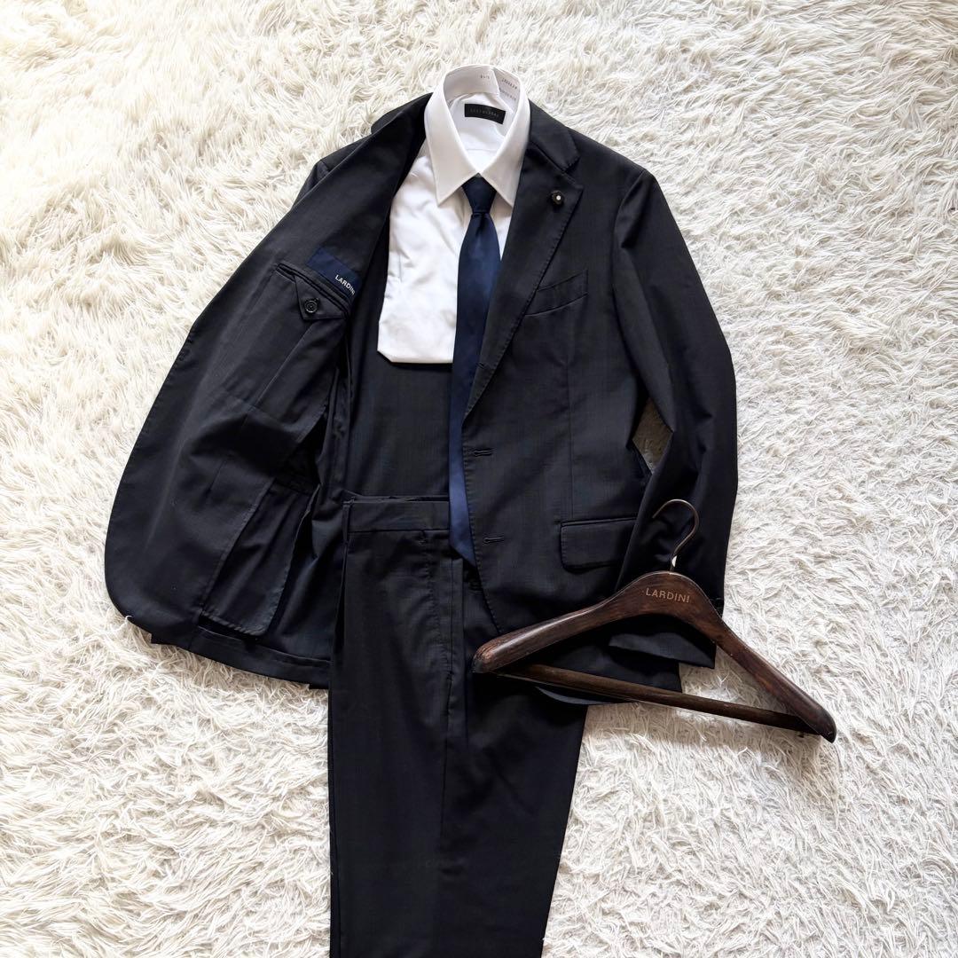 <極美品>LARDINI 新ロゴ ブラック ウール スーツ ブートニエール 46