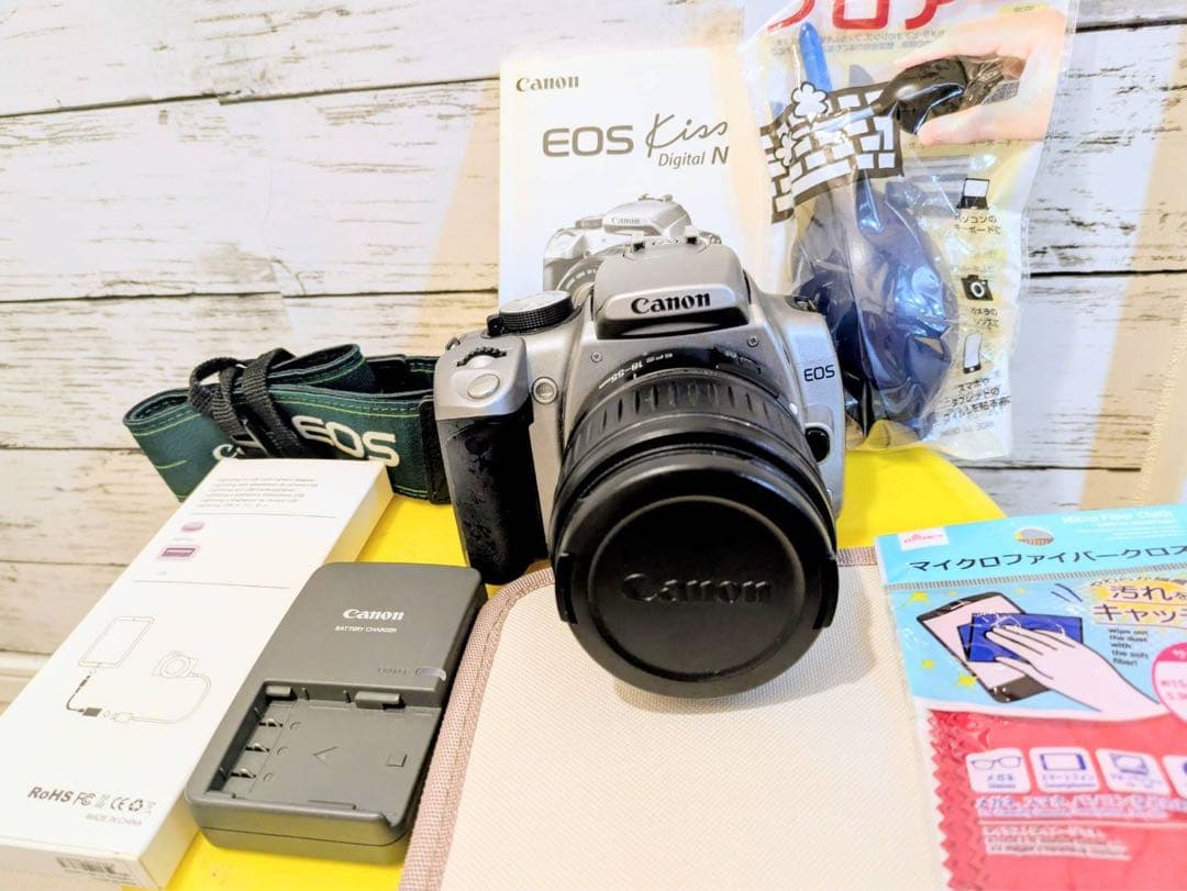 キヤノン製デジタル一眼レフカメラ「EOS Kiss Digital N」