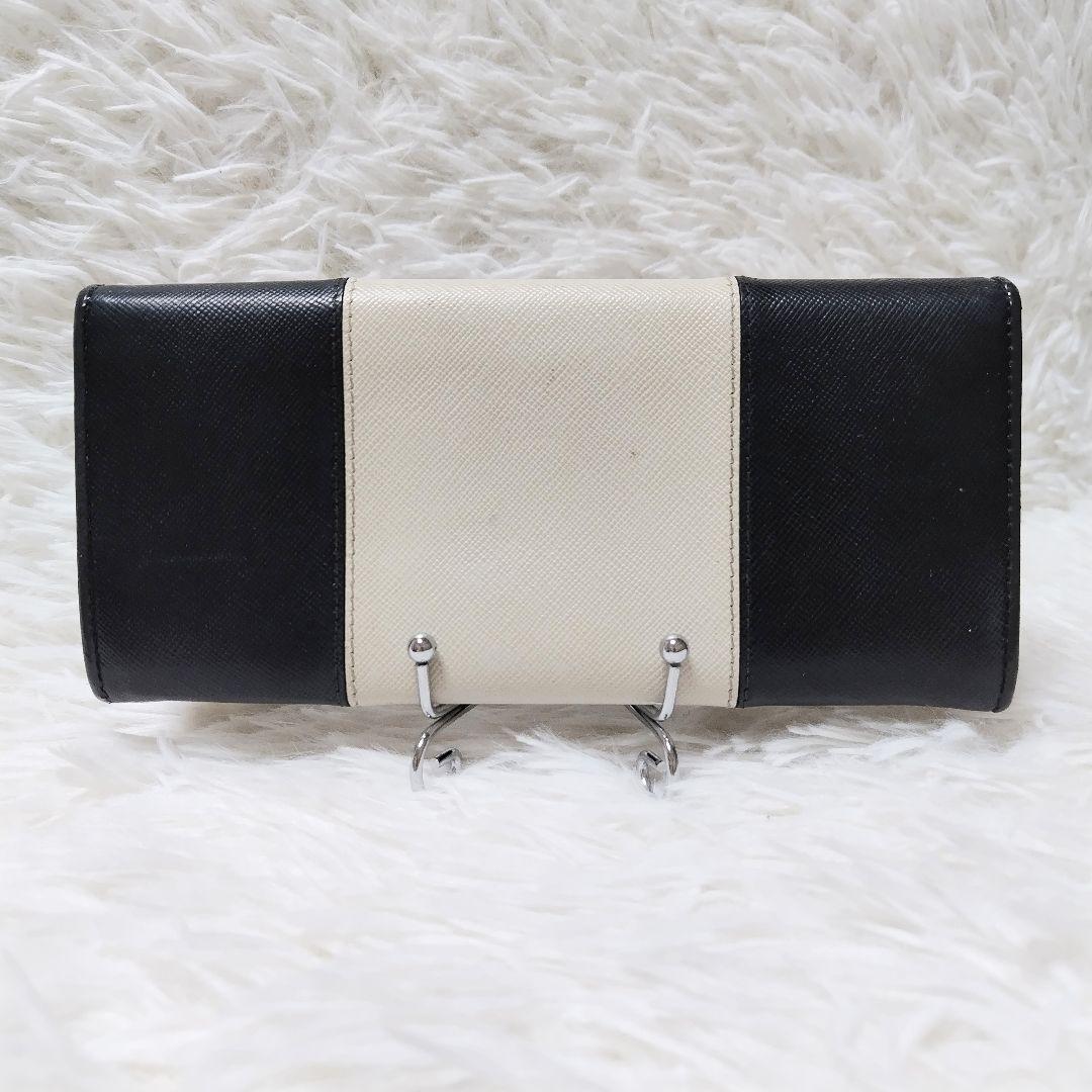 レア美品✨プラダ◇バイカラーブロッキングフラップ長財布　ゴールド金具白黒レザー