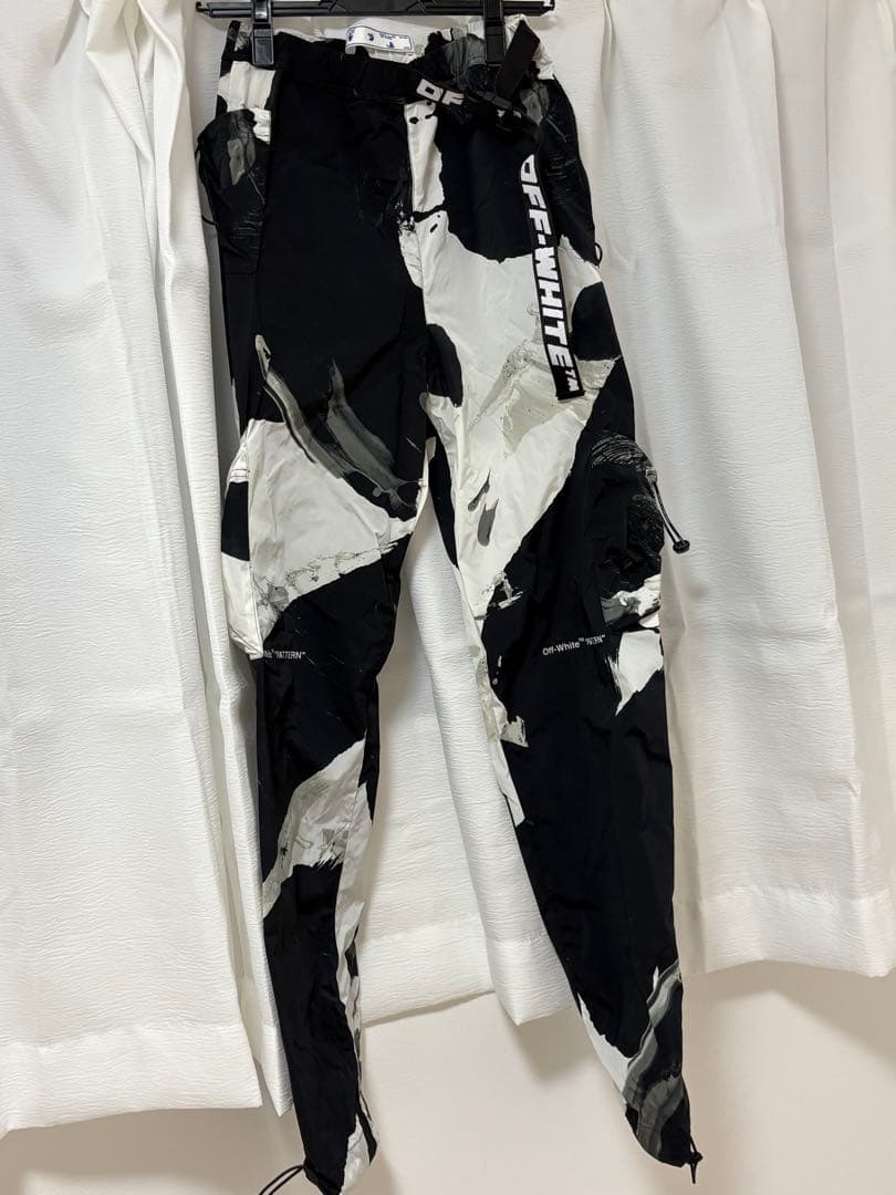 【最終値下げ】Off-White カーゴパンツ ブラック/ホワイト