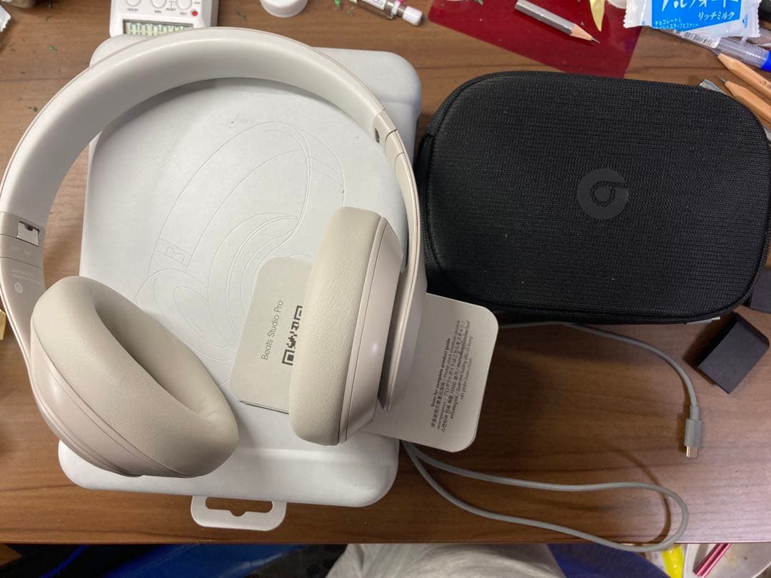 Beats Studio Pro ワイヤレスヘッドホン　サンドストーン