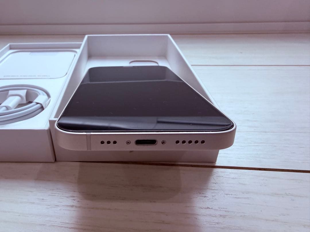 Apple iPhone 12ホワイト 64G 本体 極美品 女性使用