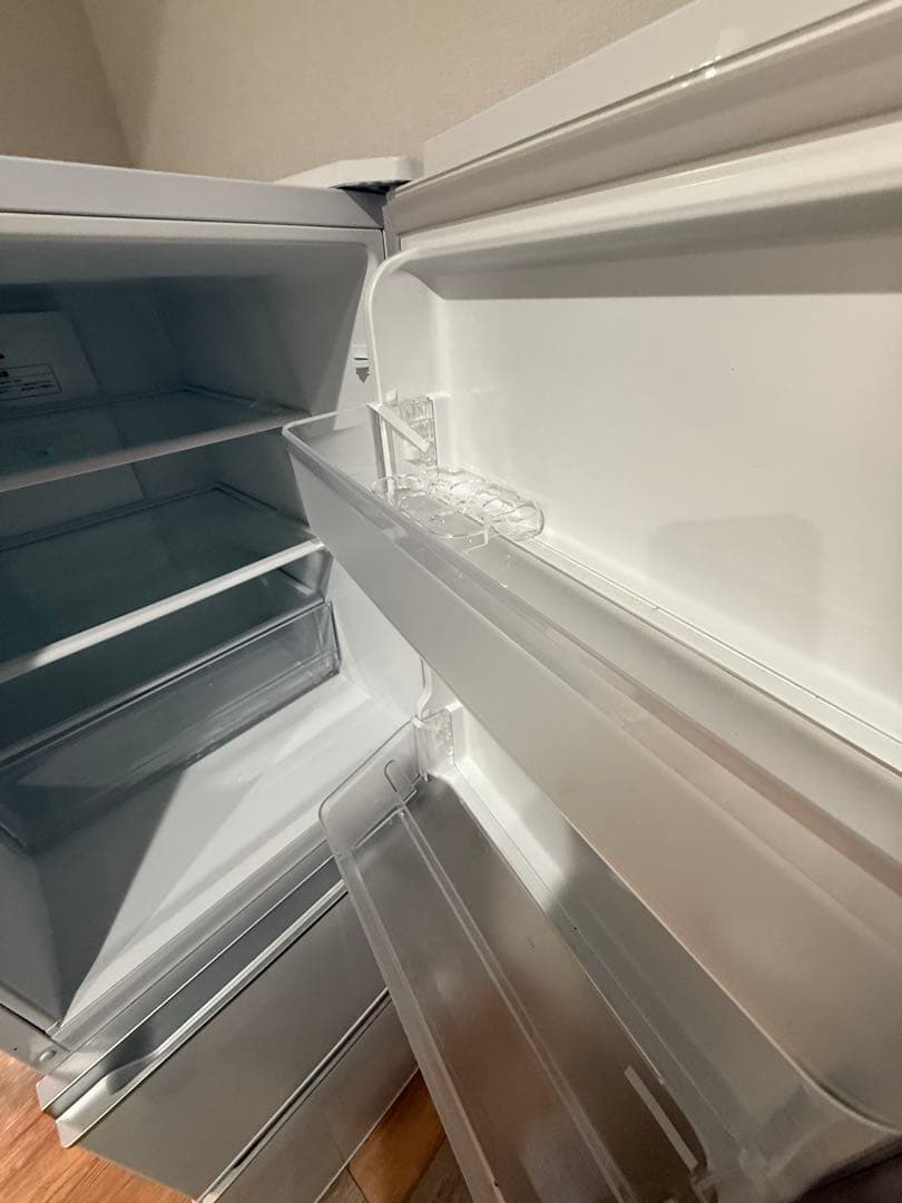 冷蔵庫　ハイセンス 282L ホワイトHR-D2801W 3ドア 右開き